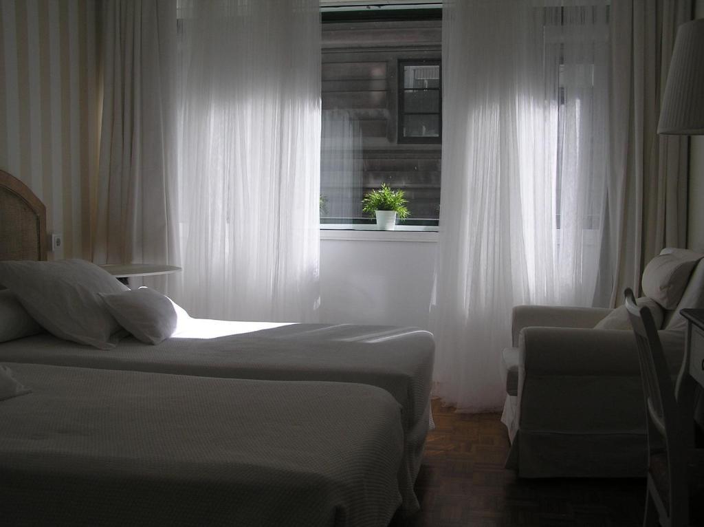 Hotel Central By Myhousespain Хихон Номер фото